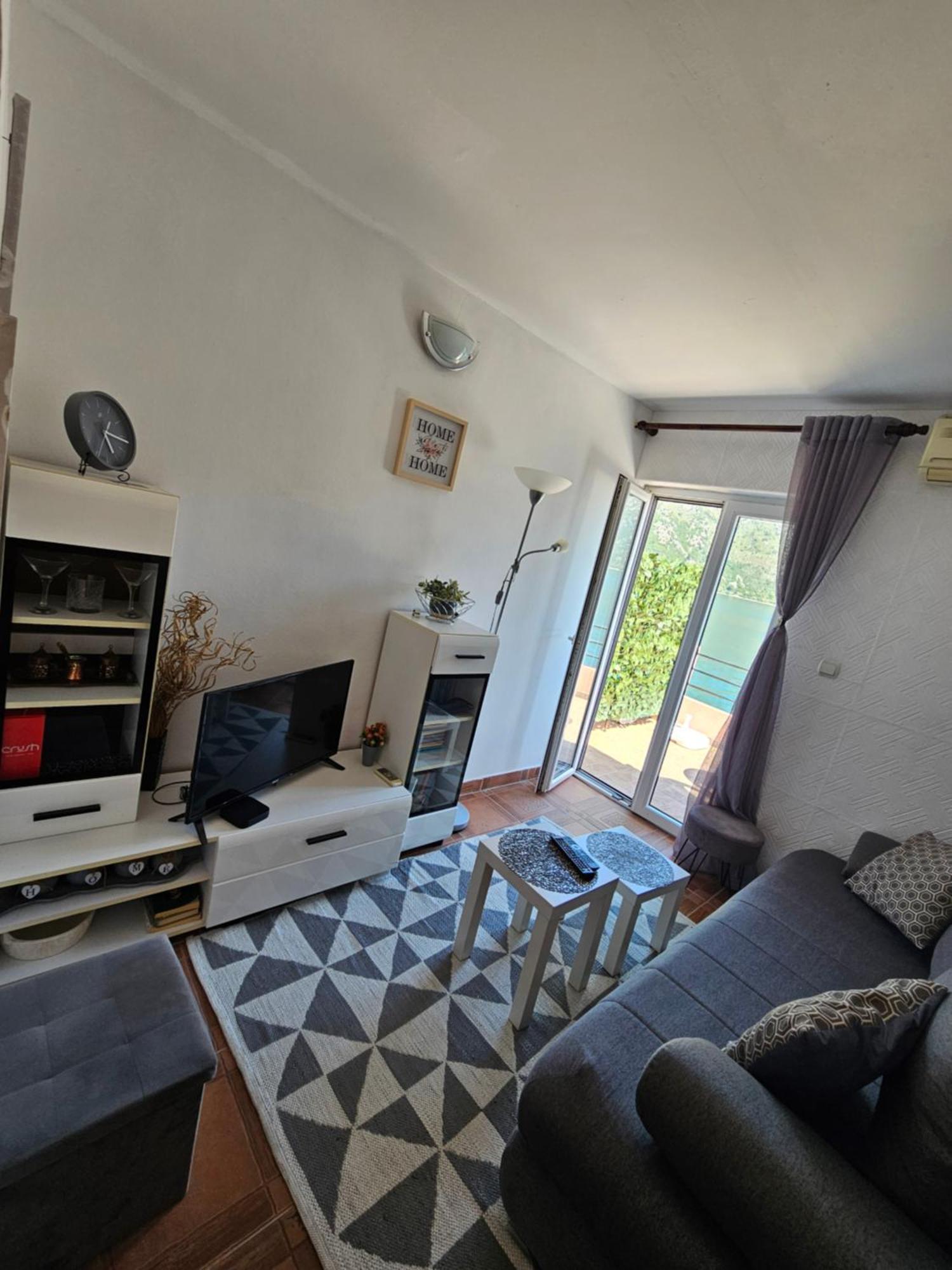 Apartmani Markovic Kotor Bilik gambar
